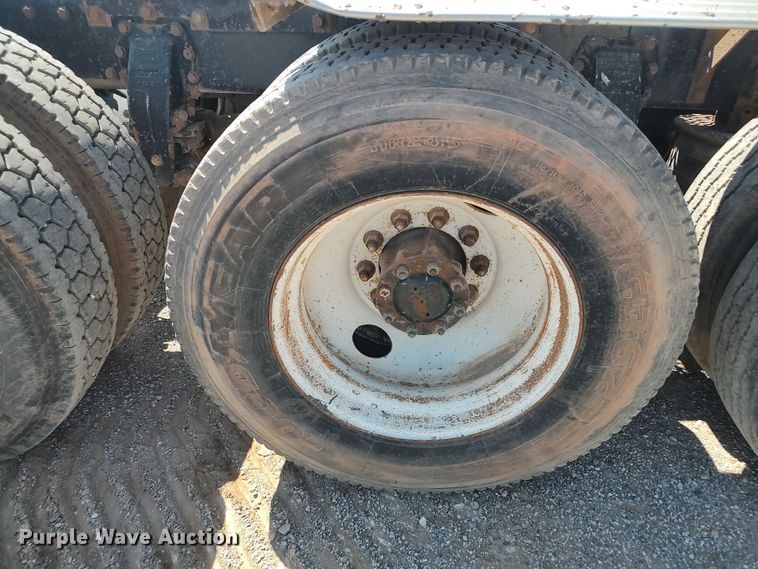 image for item JX9233 1998 Peterbilt 378  semi truck