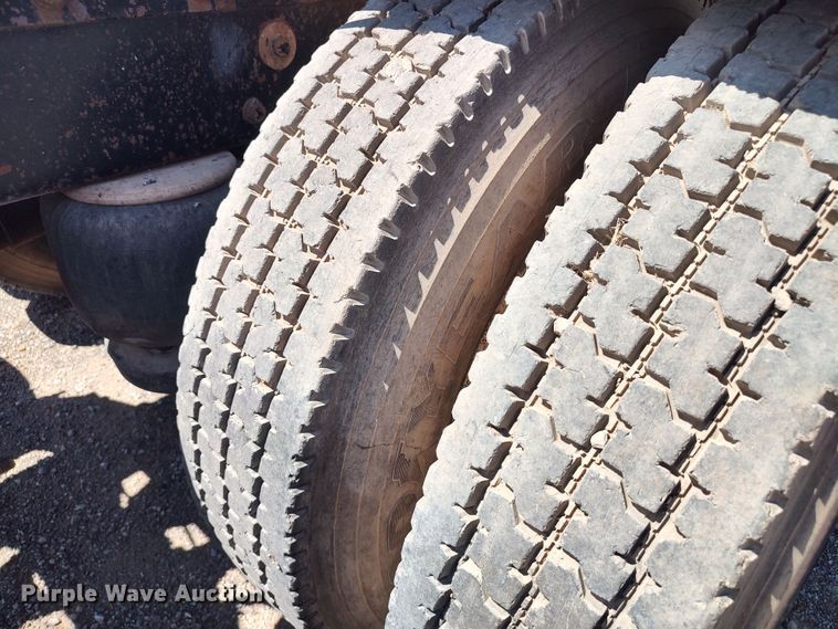 image for item JX9233 1998 Peterbilt 378  semi truck