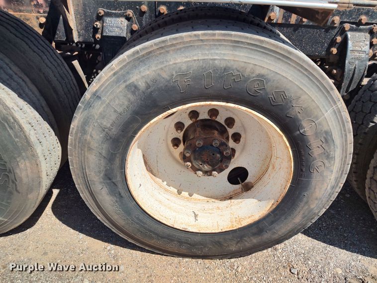 image for item JX9233 1998 Peterbilt 378  semi truck