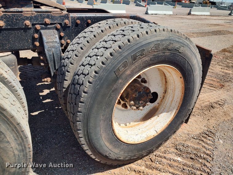 image for item JX9233 1998 Peterbilt 378  semi truck