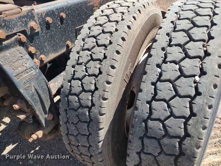 image for item JX9233 1998 Peterbilt 378  semi truck