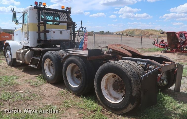 image for item JX9249 1992 Peterbilt 378  semi truck
