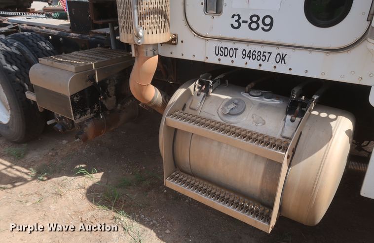 image for item JX9249 1992 Peterbilt 378  semi truck