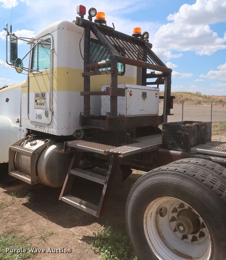 image for item JX9249 1992 Peterbilt 378  semi truck