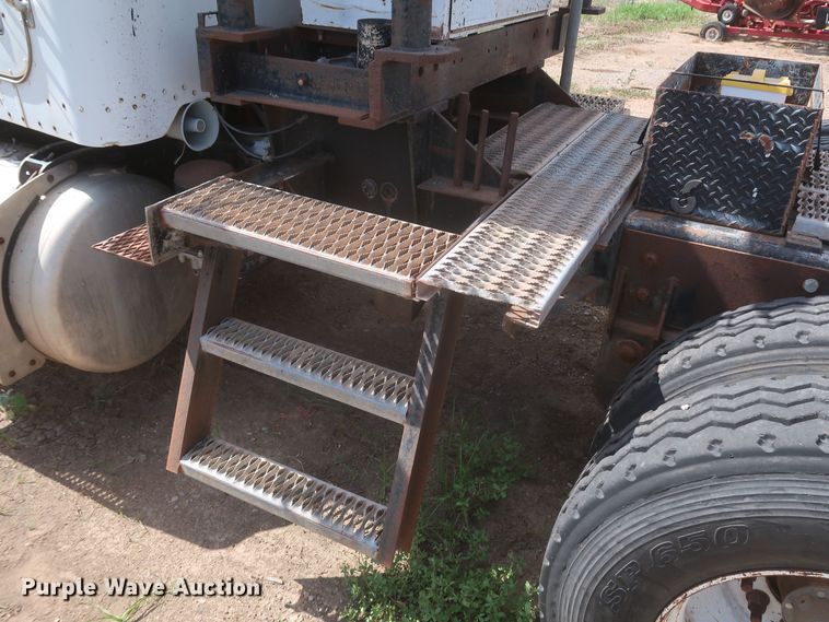 image for item JX9249 1992 Peterbilt 378  semi truck