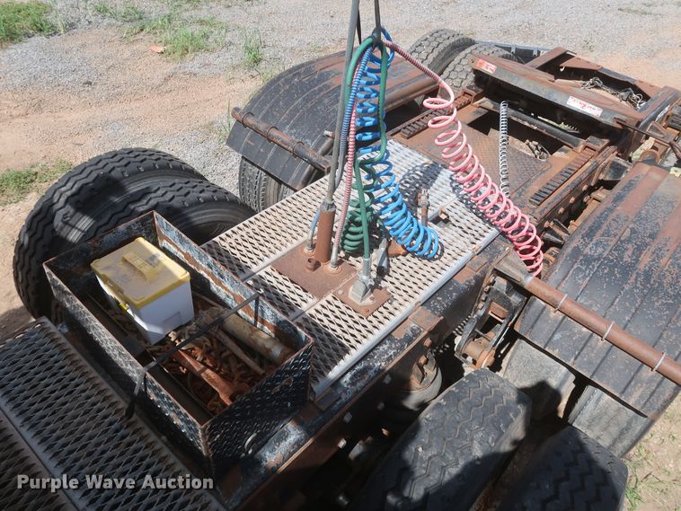 image for item JX9249 1992 Peterbilt 378  semi truck