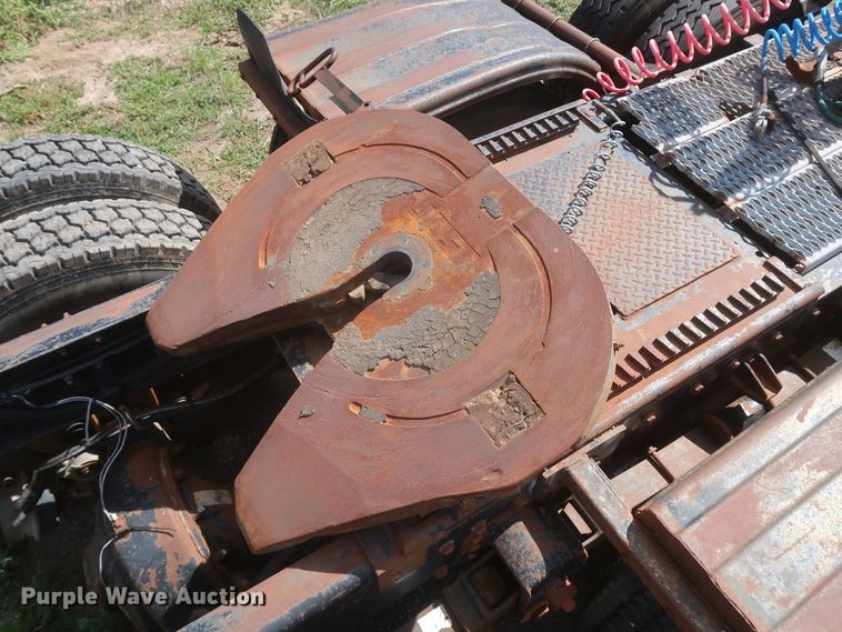 image for item JX9249 1992 Peterbilt 378  semi truck