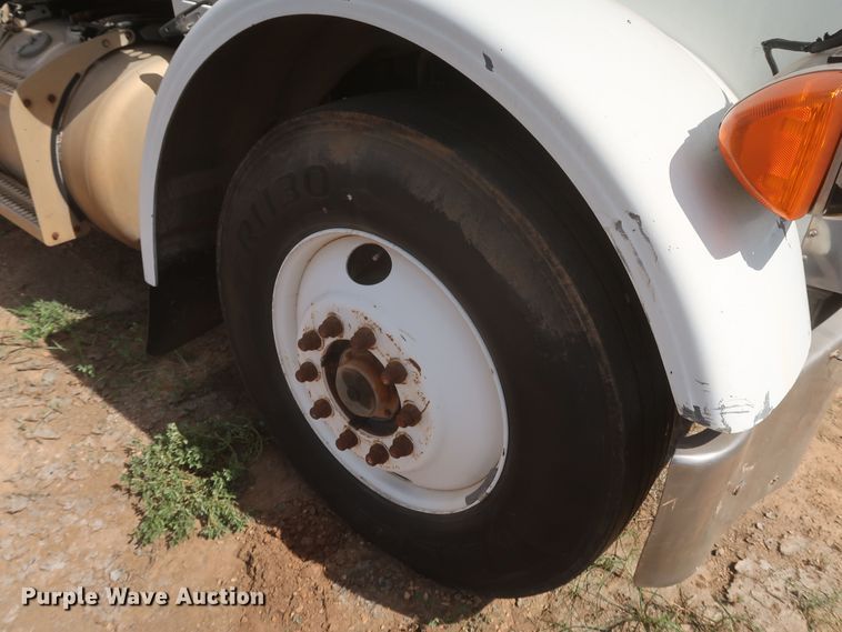 image for item JX9249 1992 Peterbilt 378  semi truck