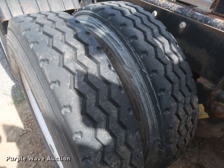 image for item JX9249 1992 Peterbilt 378  semi truck