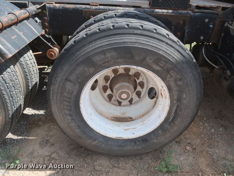 image for item JX9249 1992 Peterbilt 378  semi truck