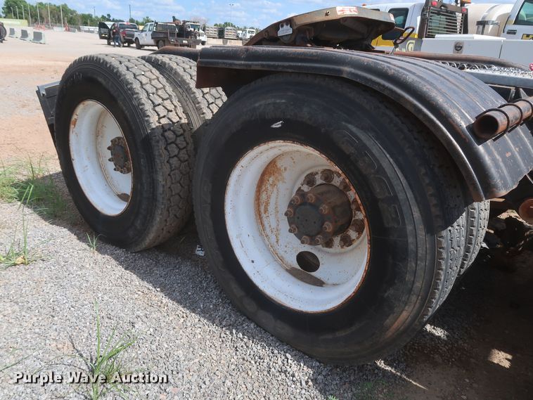 image for item JX9249 1992 Peterbilt 378  semi truck