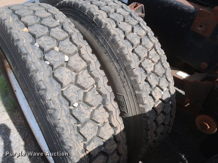 image for item JX9249 1992 Peterbilt 378  semi truck