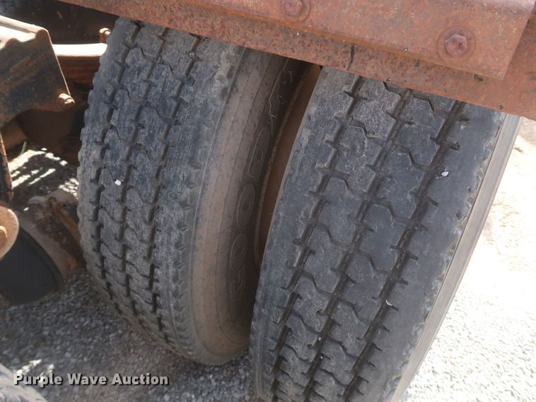 image for item JX9249 1992 Peterbilt 378  semi truck