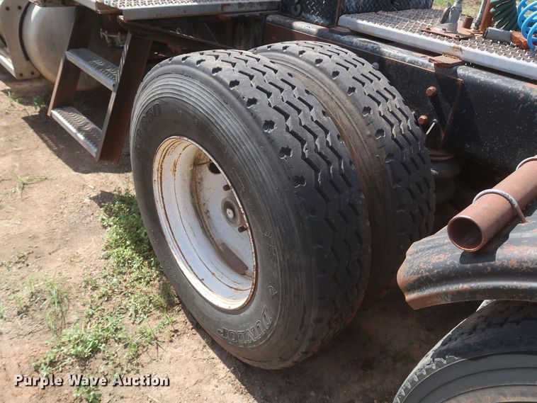 image for item JX9249 1992 Peterbilt 378  semi truck