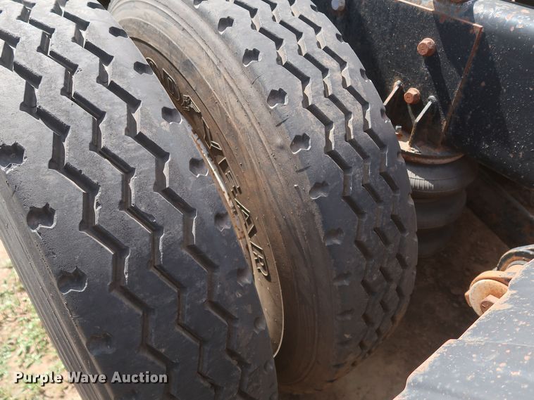 image for item JX9249 1992 Peterbilt 378  semi truck