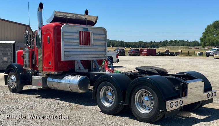 image for item JX9294 1995 Peterbilt 379  semi truck