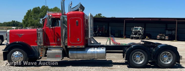 image for item JX9294 1995 Peterbilt 379  semi truck