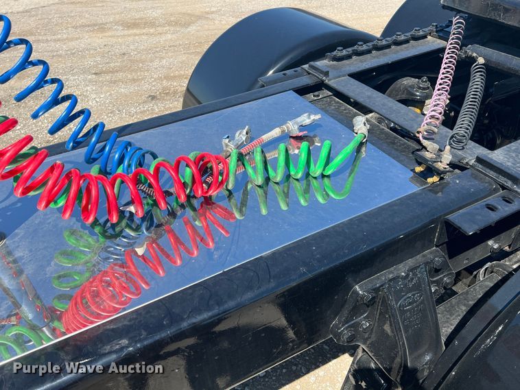 image for item JX9294 1995 Peterbilt 379  semi truck