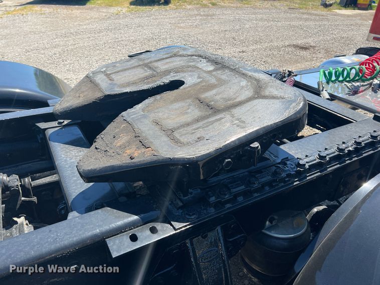 image for item JX9294 1995 Peterbilt 379  semi truck