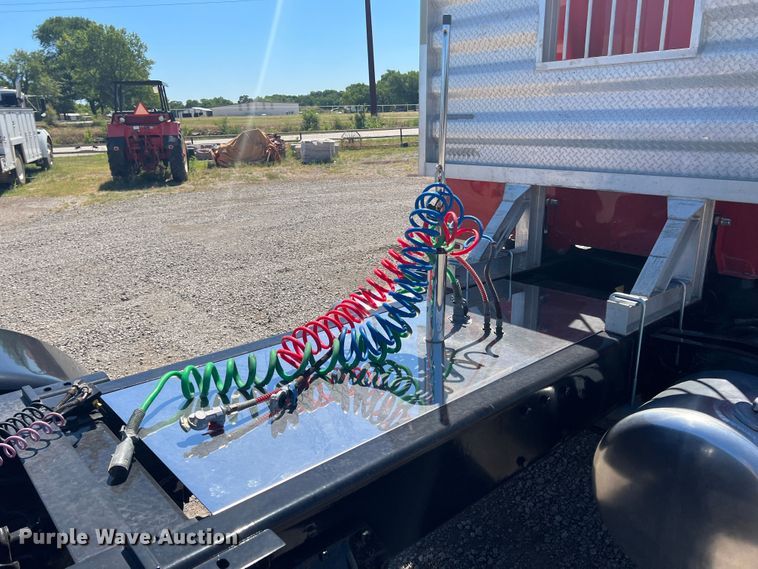 image for item JX9294 1995 Peterbilt 379  semi truck