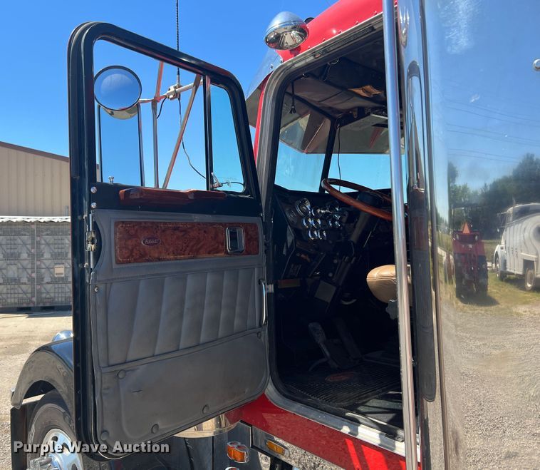 image for item JX9294 1995 Peterbilt 379  semi truck