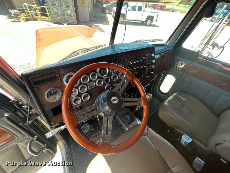 image for item JX9294 1995 Peterbilt 379  semi truck