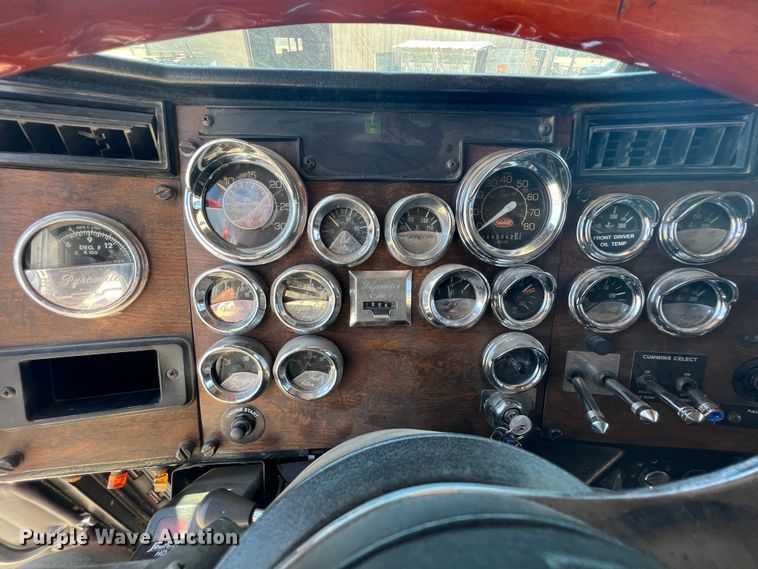 image for item JX9294 1995 Peterbilt 379  semi truck