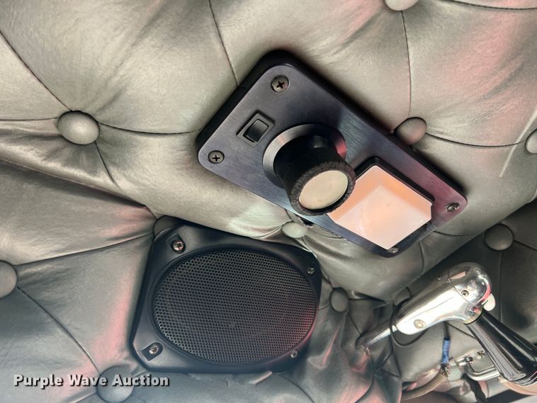 image for item JX9294 1995 Peterbilt 379  semi truck