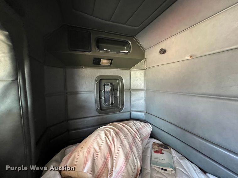 image for item JX9294 1995 Peterbilt 379  semi truck