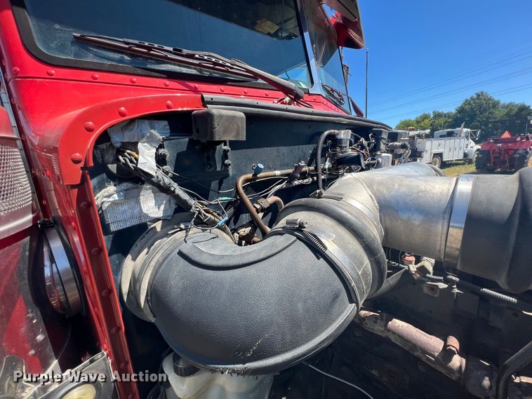 image for item JX9294 1995 Peterbilt 379  semi truck