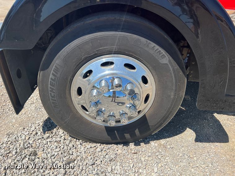 image for item JX9294 1995 Peterbilt 379  semi truck