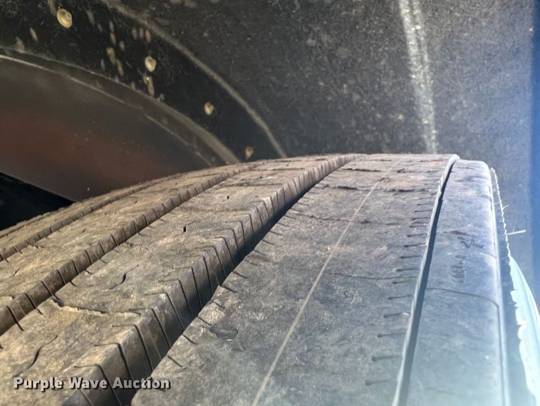 image for item JX9294 1995 Peterbilt 379  semi truck