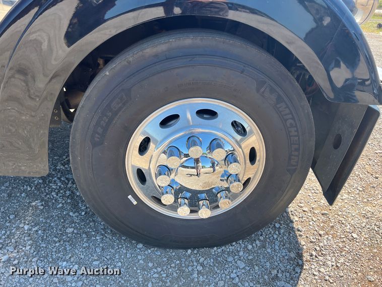 image for item JX9294 1995 Peterbilt 379  semi truck