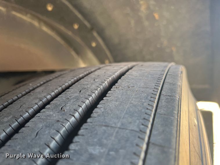 image for item JX9294 1995 Peterbilt 379  semi truck