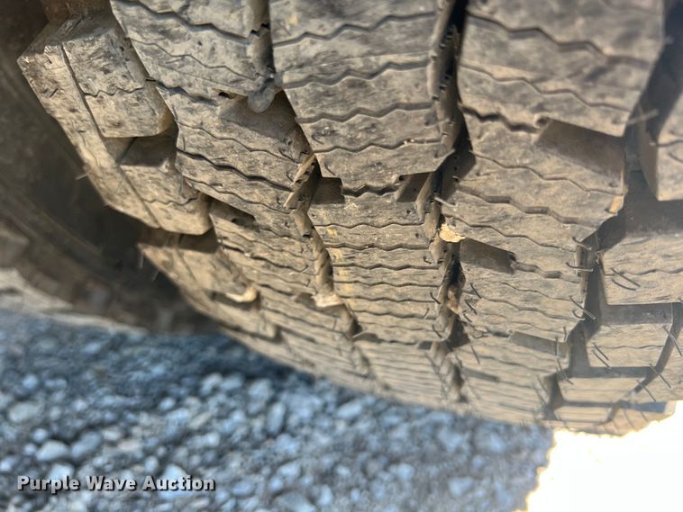 image for item JX9294 1995 Peterbilt 379  semi truck