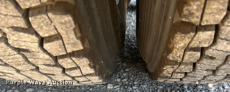 image for item JX9294 1995 Peterbilt 379  semi truck