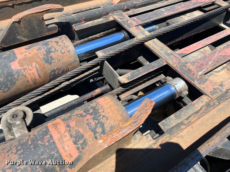 image for item JX9468 1991 International F2574  roll-off container truck