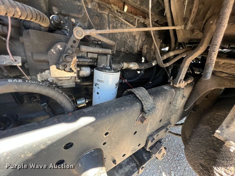 image for item JX9468 1991 International F2574  roll-off container truck