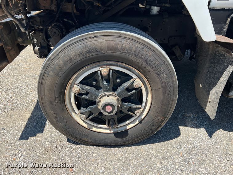 image for item JX9468 1991 International F2574  roll-off container truck