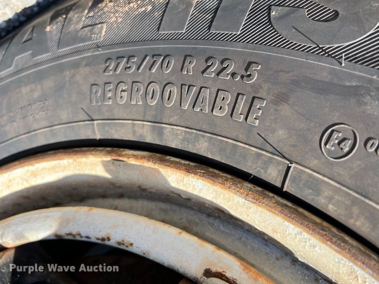 image for item JX9468 1991 International F2574  roll-off container truck