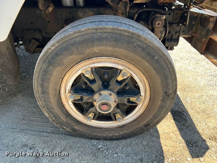 image for item JX9468 1991 International F2574  roll-off container truck