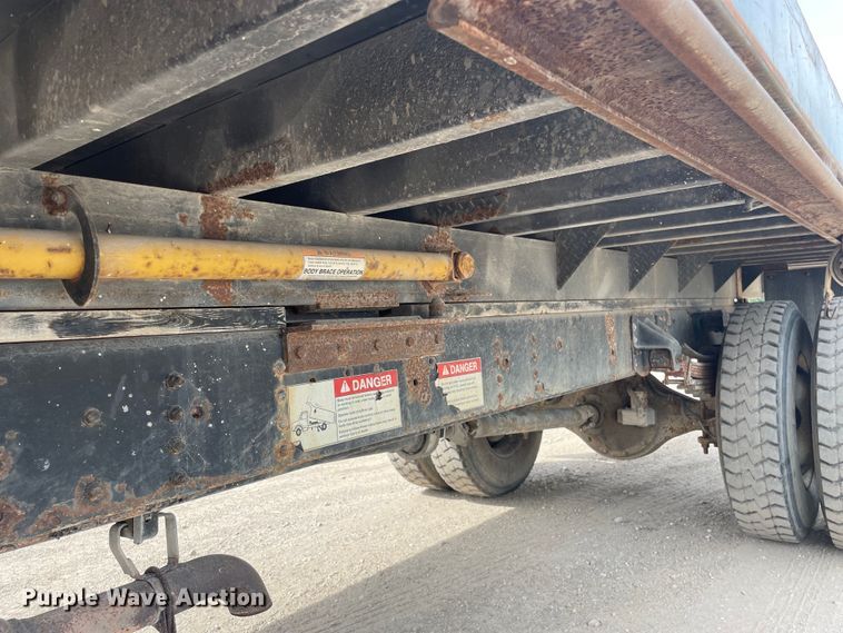 image for item KF9524 1999 Chevrolet C6500  dump flatbed truck