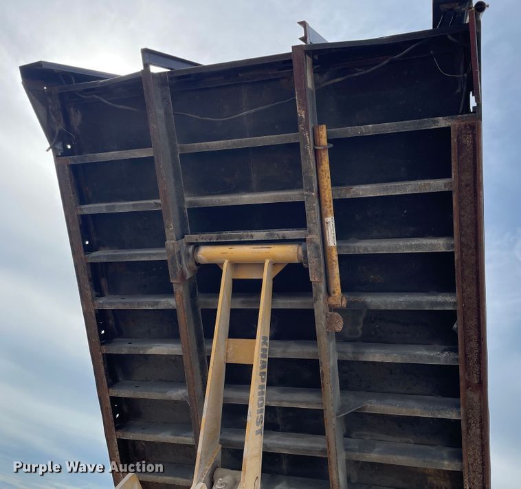 image for item KF9524 1999 Chevrolet C6500  dump flatbed truck