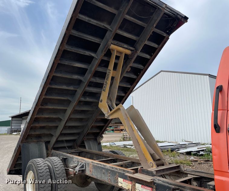 image for item KF9524 1999 Chevrolet C6500  dump flatbed truck