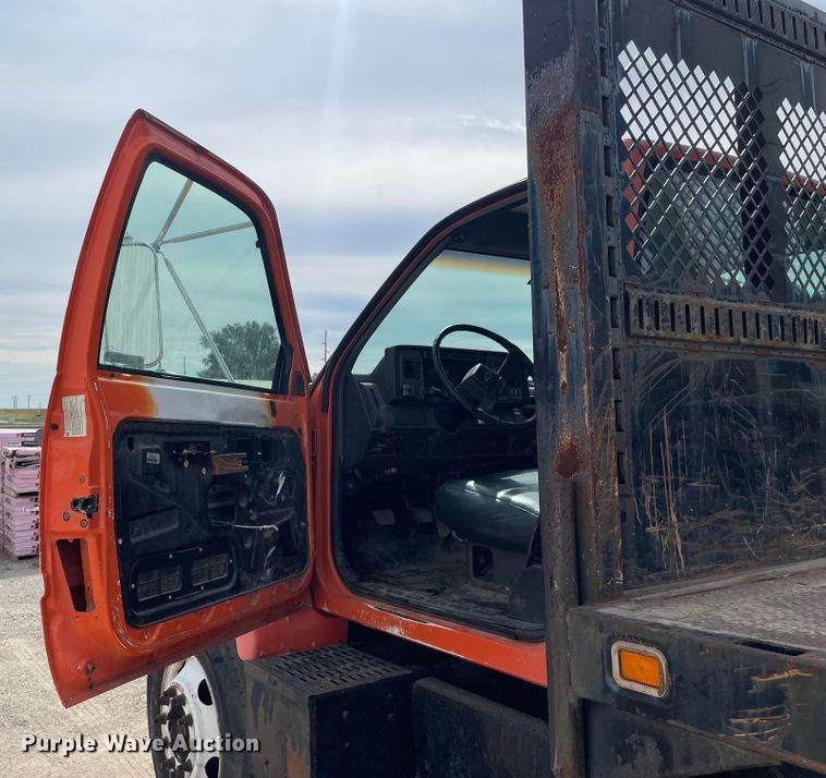 image for item KF9524 1999 Chevrolet C6500  dump flatbed truck