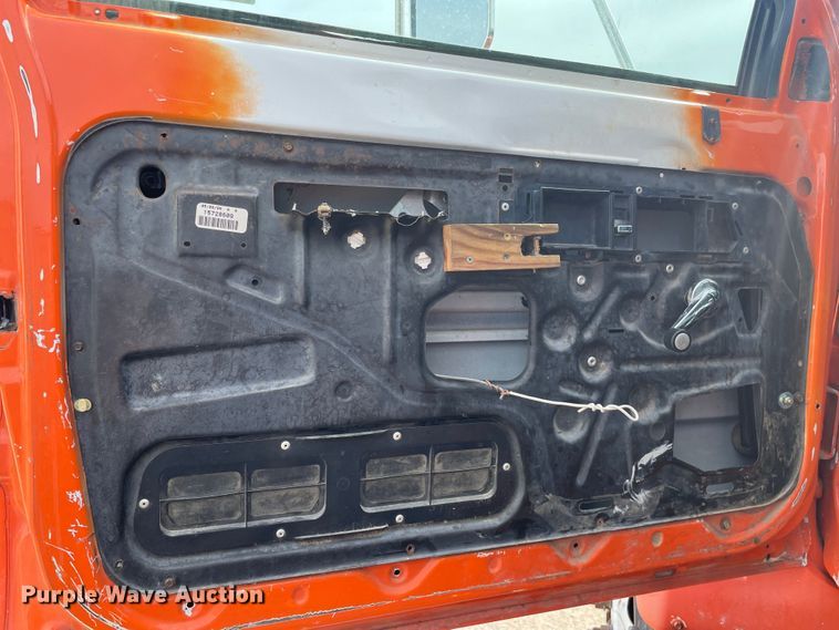 image for item KF9524 1999 Chevrolet C6500  dump flatbed truck