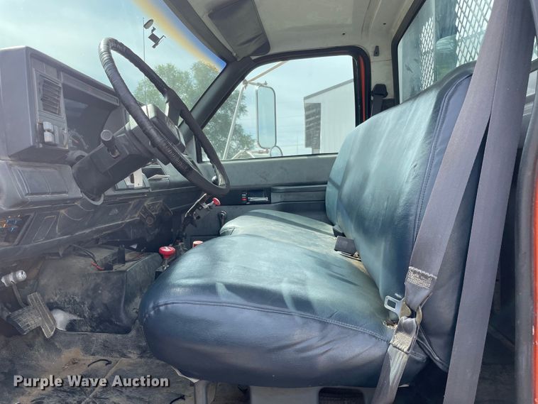 image for item KF9524 1999 Chevrolet C6500  dump flatbed truck