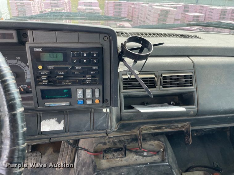 image for item KF9524 1999 Chevrolet C6500  dump flatbed truck