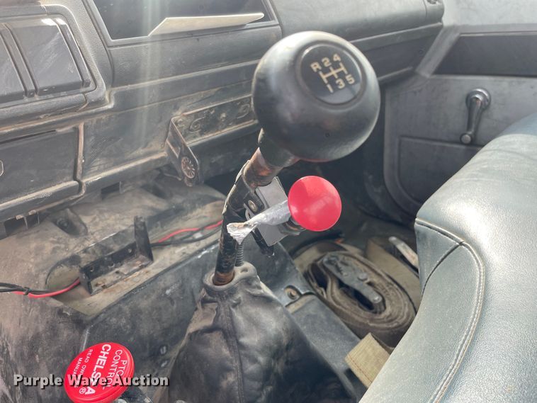 image for item KF9524 1999 Chevrolet C6500  dump flatbed truck