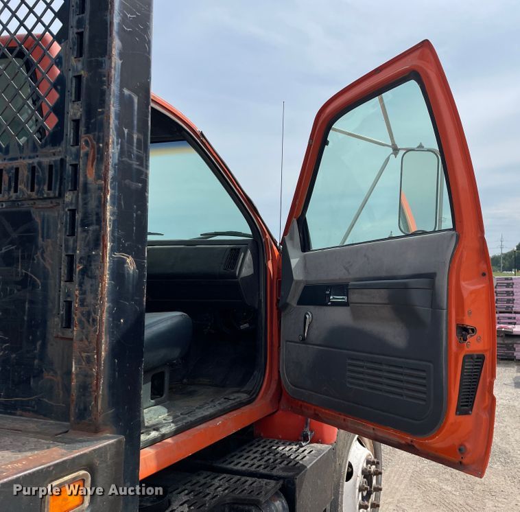 image for item KF9524 1999 Chevrolet C6500  dump flatbed truck